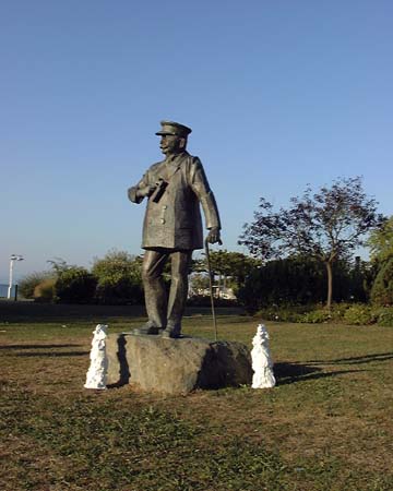 14-GHZ-Graf-Zeppelin-Plastik